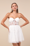 Women’s Marvelously Lovely White Tulle Embroidered Strapless Mini Dress